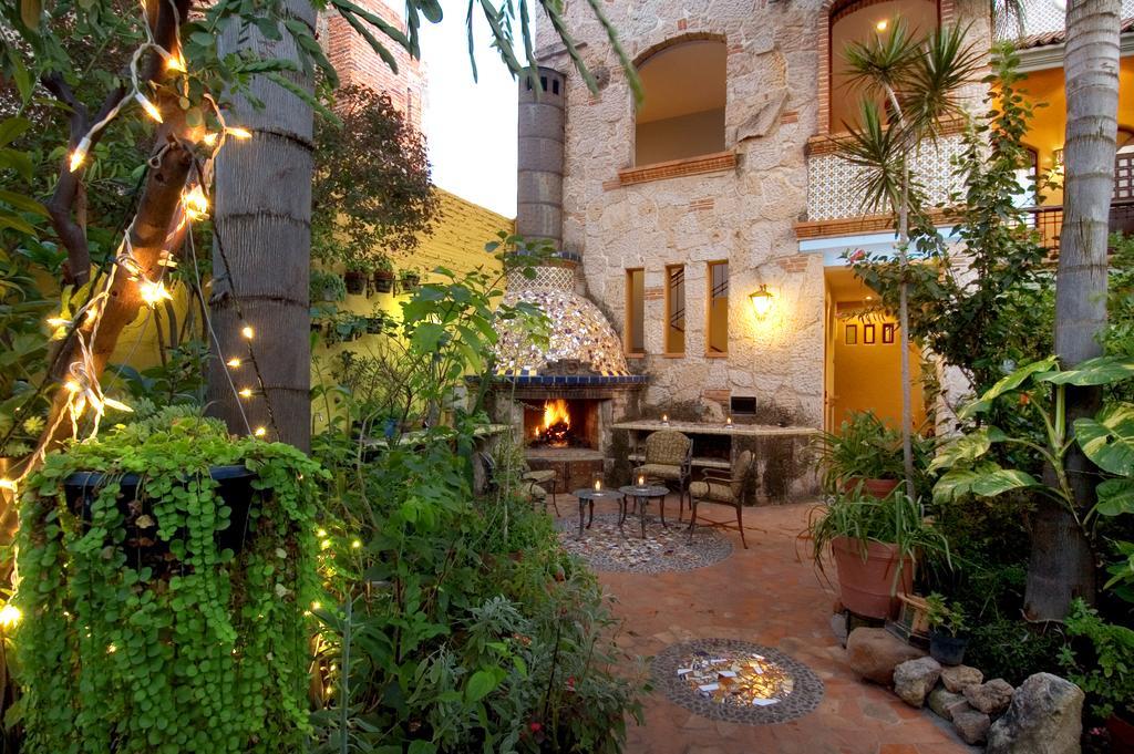 Casa De Las Flores Bed & Breakfast Tlaquepaque Ngoại thất bức ảnh
